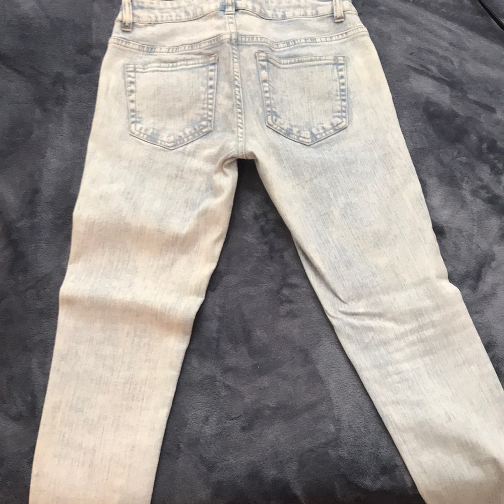 Acid Washed Jeans - Picture 5 of 5